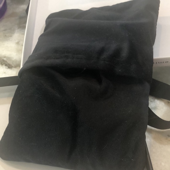 Premium Velvet Headache Pillow - Picture 4 of 4